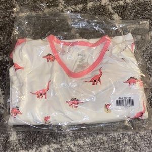 3T Kyte Baby long sleeve toddler set.